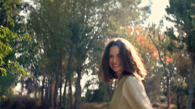 <span class="text-color-red">People & Places</span> 1++