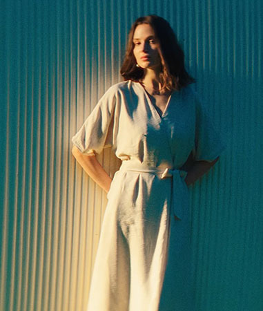 <span class="text-color-red">People & Places</span> 1++