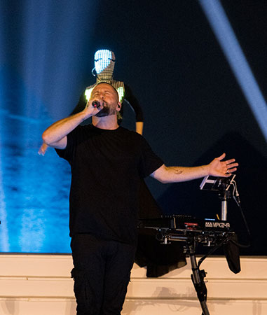 <span class="text-color-red">People And Places</span> 1++